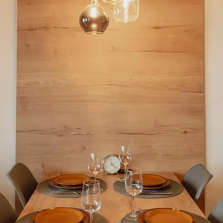 Renove Avec Vue Imprenable Sur Les Alpes 아파트